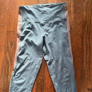 C9 Champion Women's Athletic Leggings, Capri Length - Teal, Medium